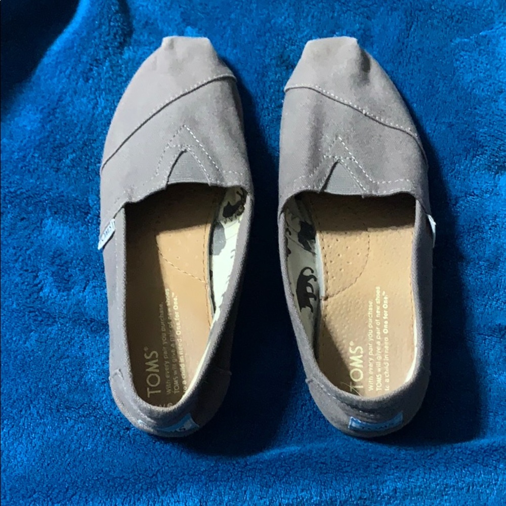 Grey Tom’s